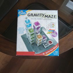 Gravity Maze: Falling Marble Logic Game