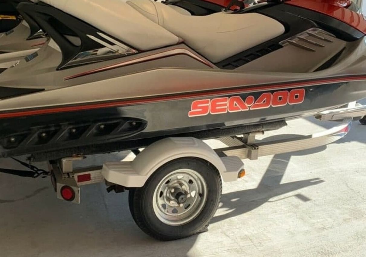 Photo I am selling a 2005 SeaDoo RXT jet ski for thrill seekers!!!!