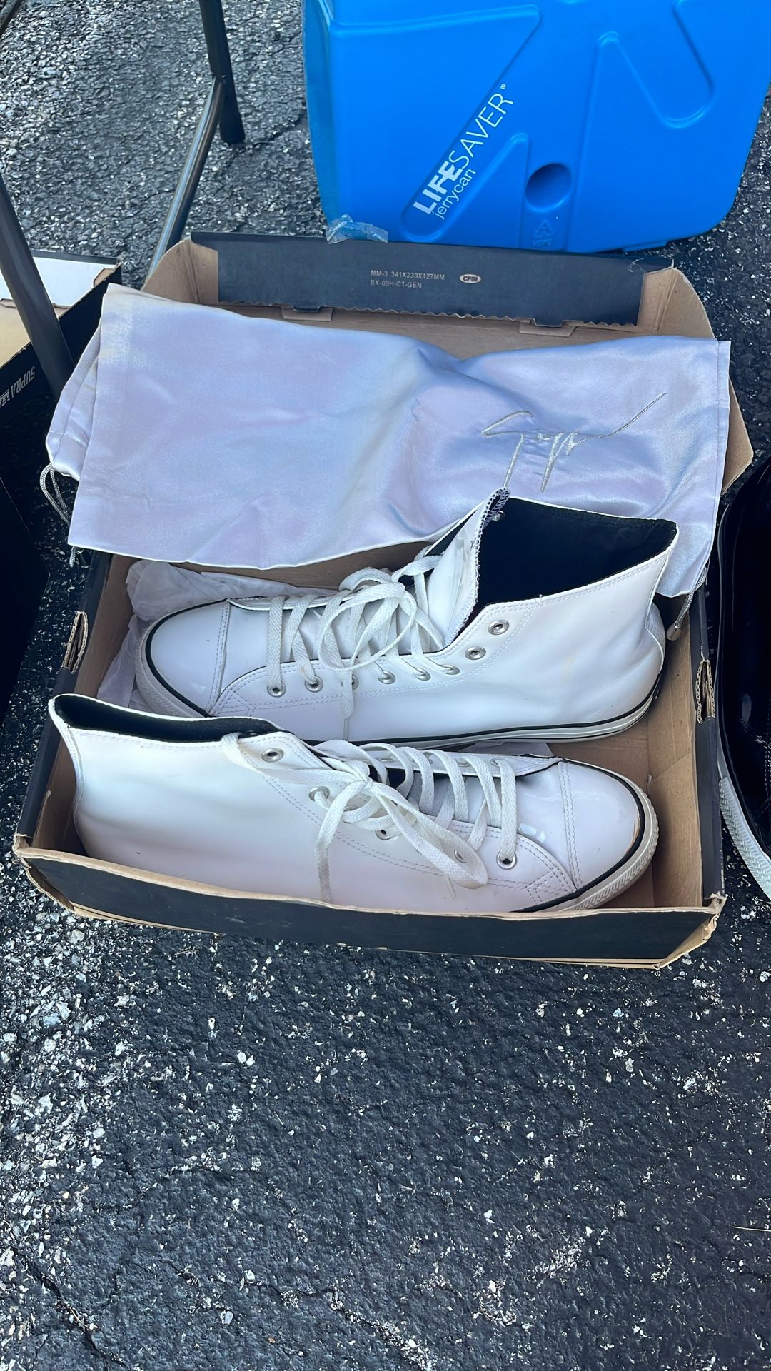Men’s Converse Size 13