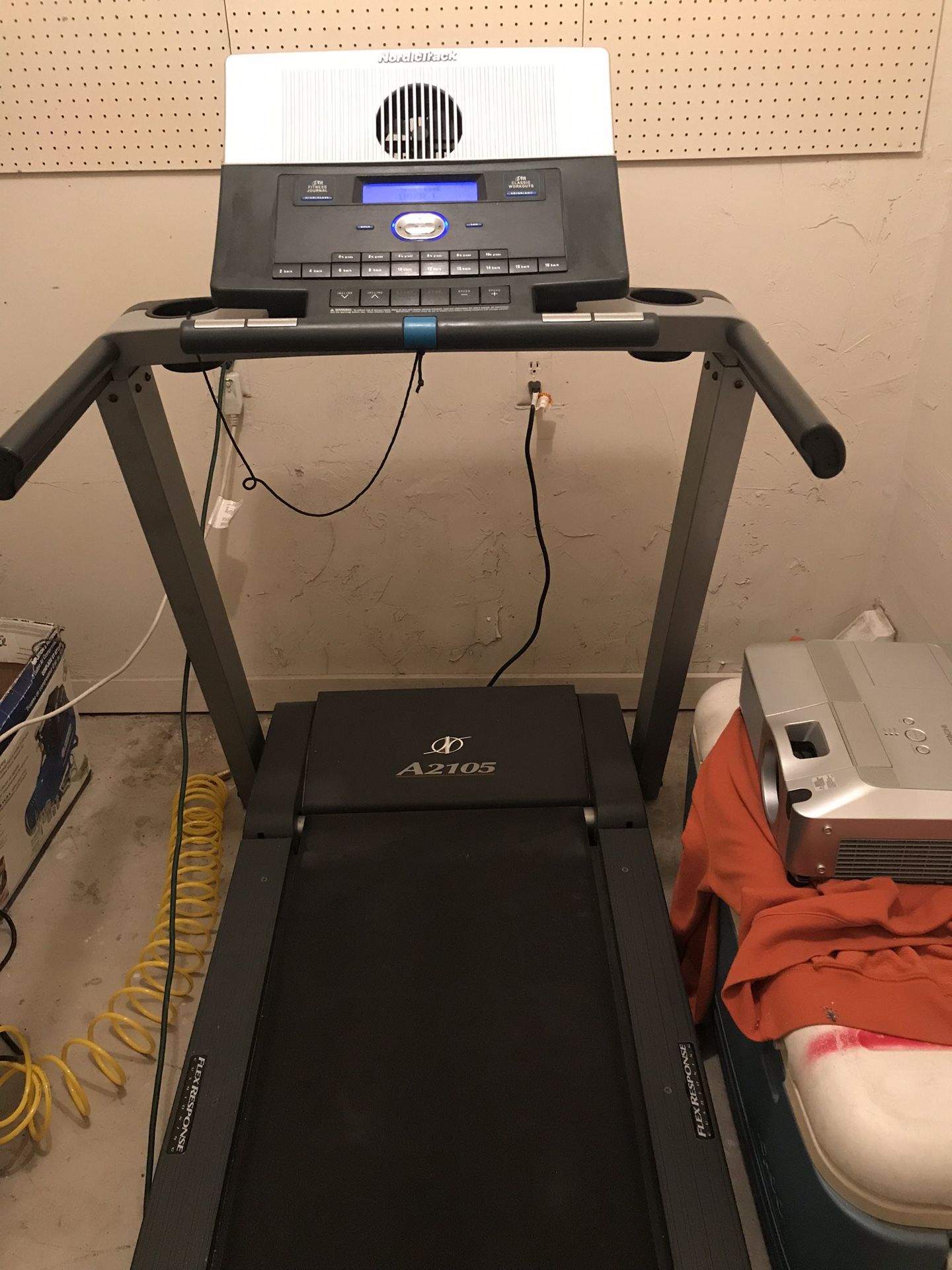 NordicTrack A2105 Treadmill for Sale in North Richland Hills, TX OfferUp