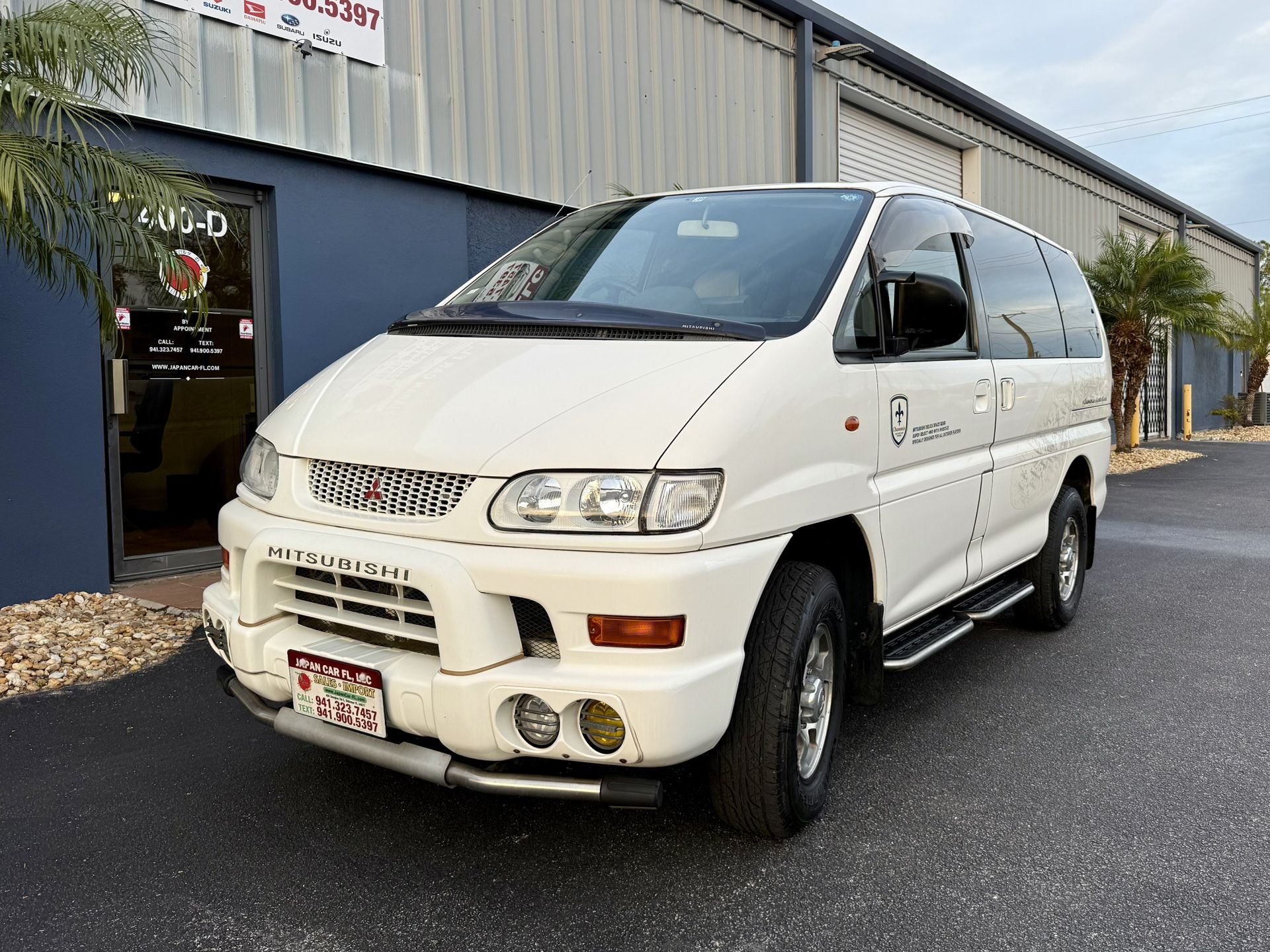 1999 Mitsubishi Delica Chamonix 4WD, Gas 3.0L, Automatic transmission, 62k Miles verified. JDM Import, RHD.