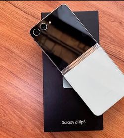 Samsung galaxy z flip 5