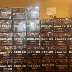 (21) Roblox Series 11 Unopened Blind Box Lot Mystery Figures with Virtual Code