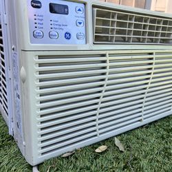 GE Window Air Conditioner 8000 Unit