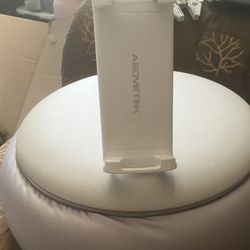 Abovetek Stand 