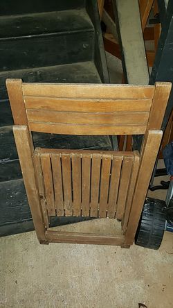 Outdoor wooden folding chair ( Only 1 )