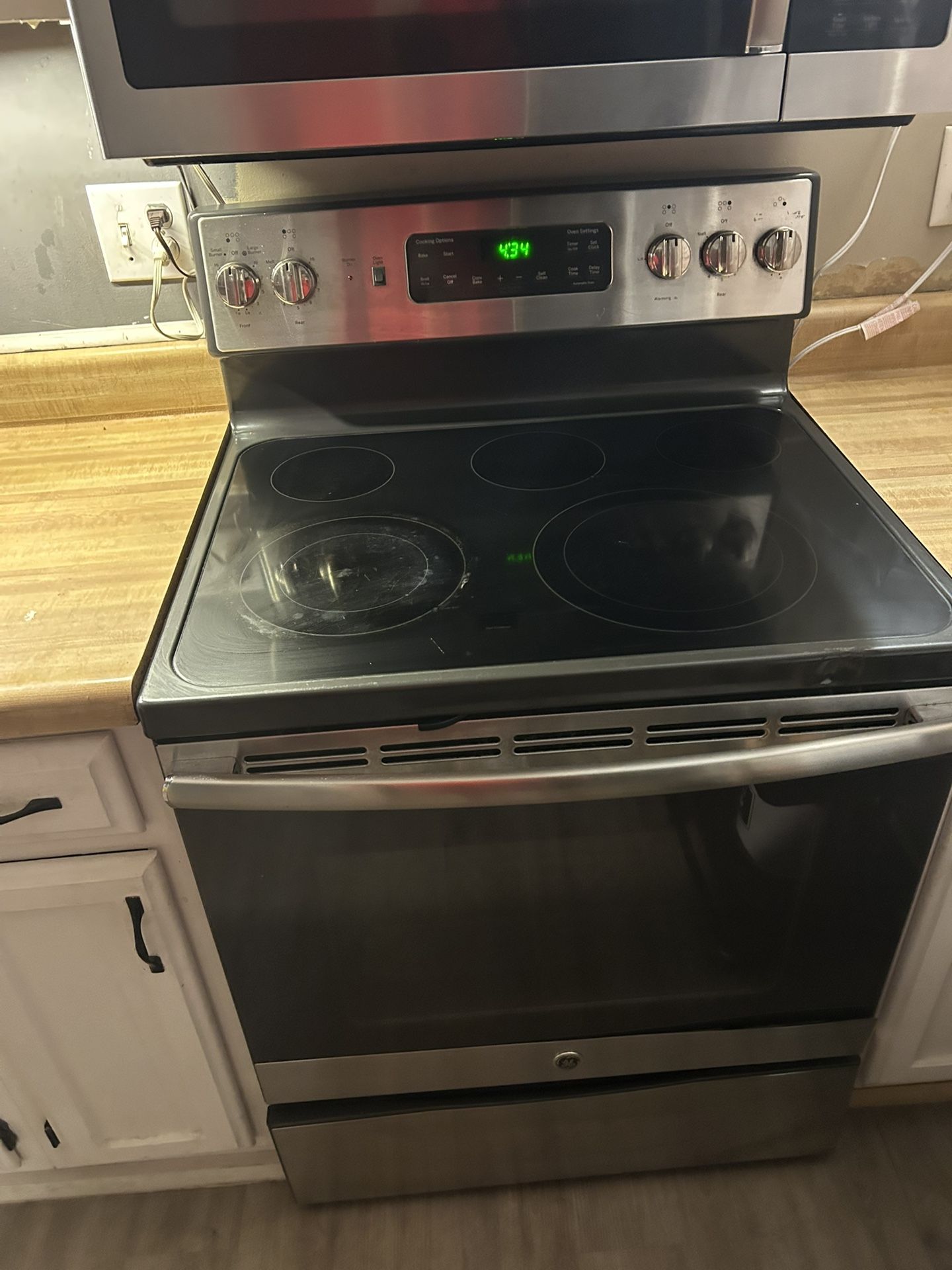 General Electric Flat Top Stove/Oven