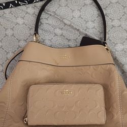 Beige Coach Purse N Wallet