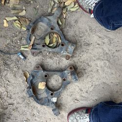 99-06 front spindles/knuckles