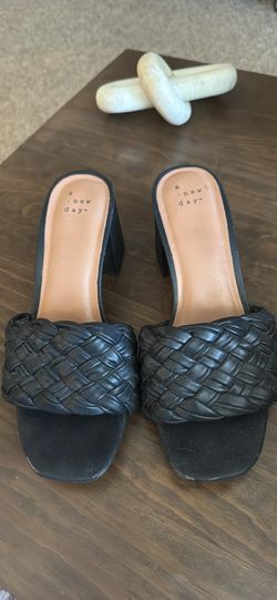 Summer sandals. Sz 7. Black