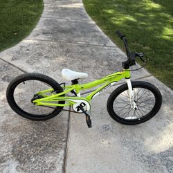 Specialized Hotrock 20 inch Bicycle (boys or girls)-Ready to Ride!