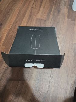 Tesla mobile connector