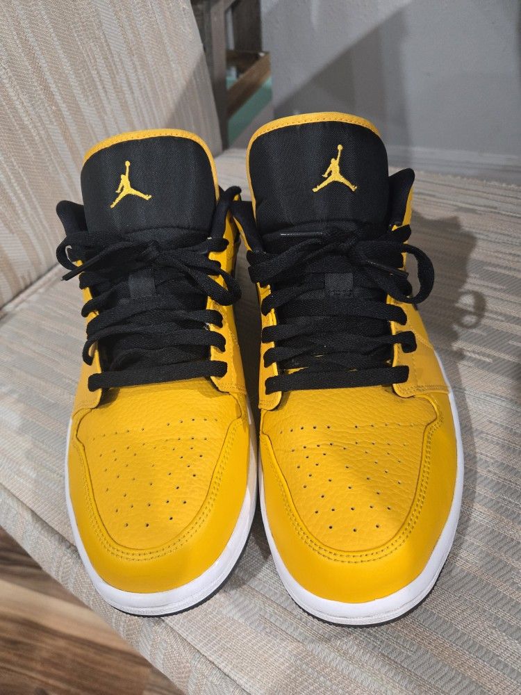 AIR JORDAN 1 Low Black White University Gold