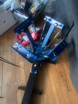 Silkk screen T-shirt press