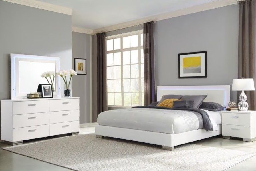 Felicity - 4 Piece Queen Bedroom Set With Led Headboard And Mirror - Glossy White