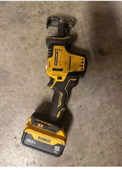 Saw and battery