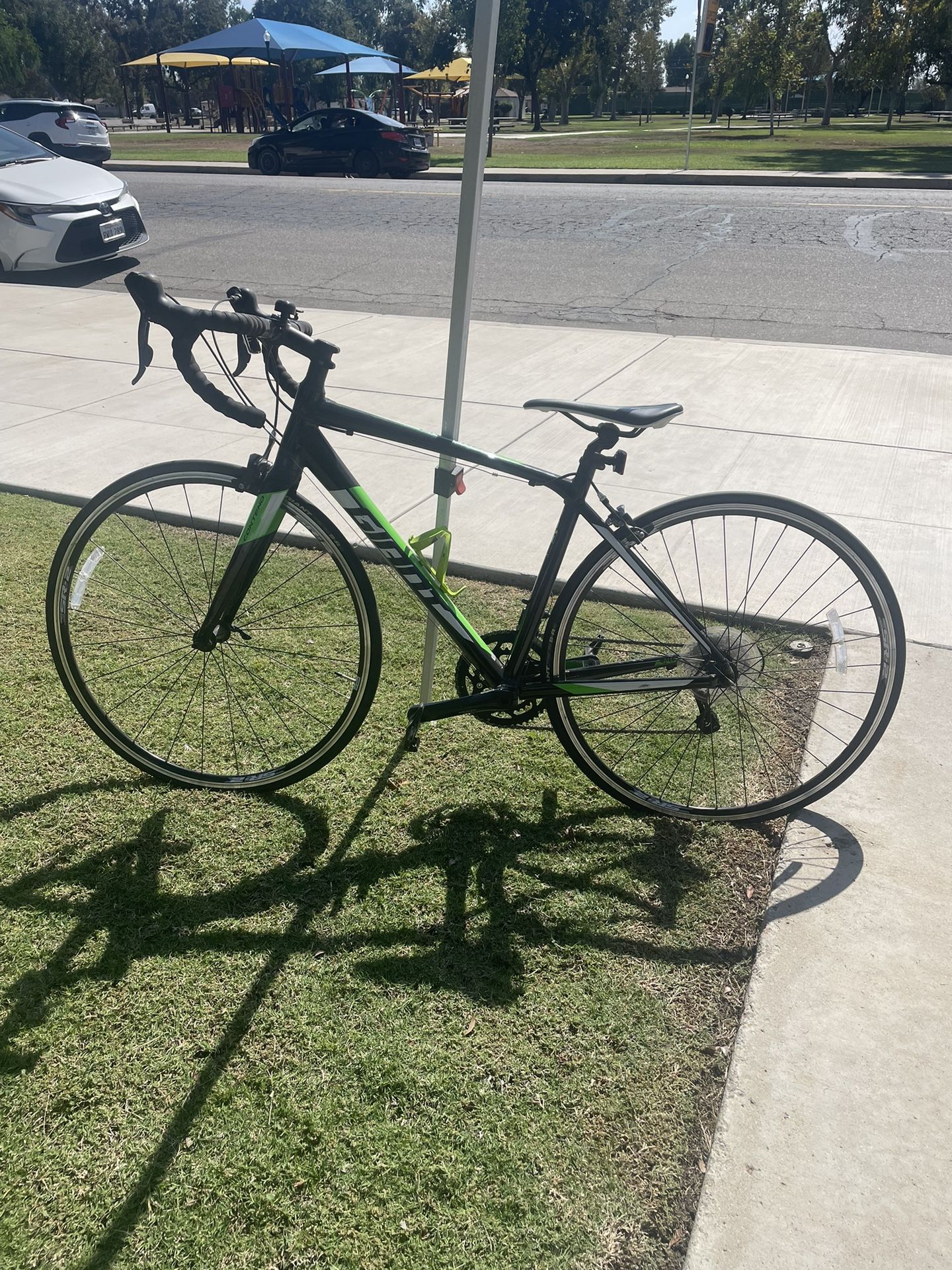 Giant Road Bike