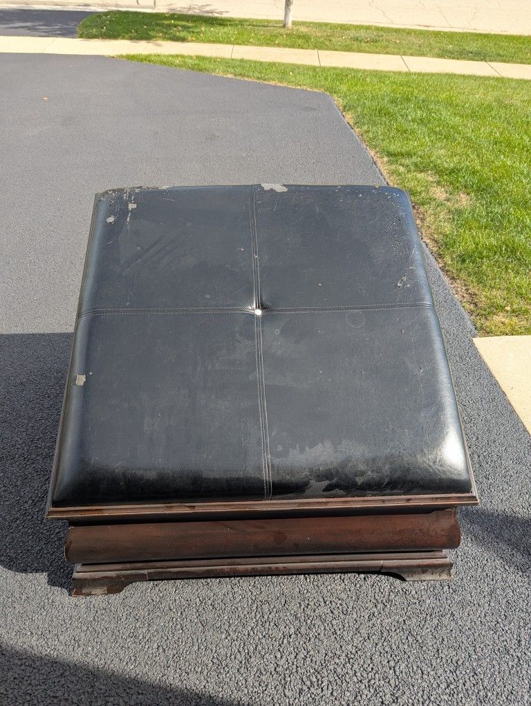 FREE Ottoman Minor Wear Has Storage