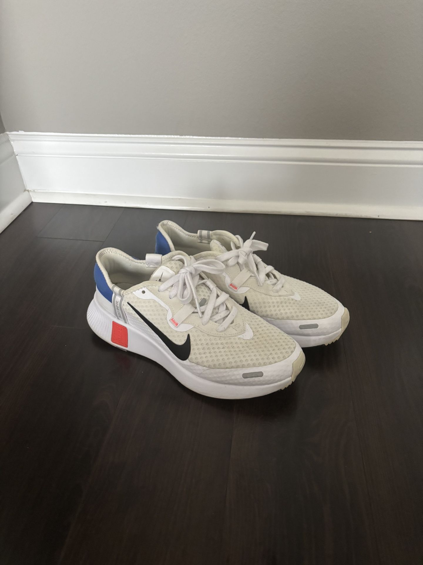 Nike Reposto White Flash Crimson