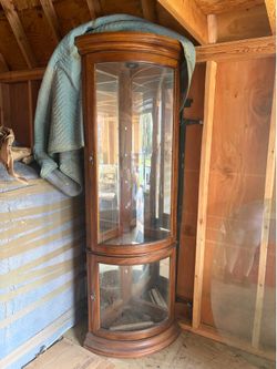 Curio cabinet