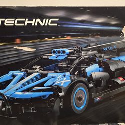 LEGO Technic Bugatti Bolide 42162 (905 pieces)