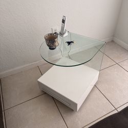 End table 