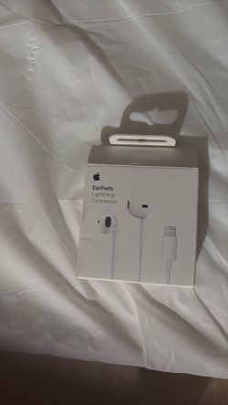 apple earbuds lightning cable