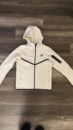 Nike Tech Men Size Small Brand New