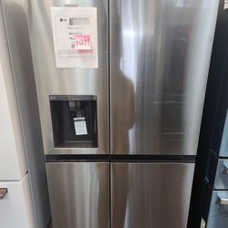 27 cu ft Sidel by Side Refrigerator w Door Cooling and lce and Water S Dispenser in PrintProot Stainless Steel