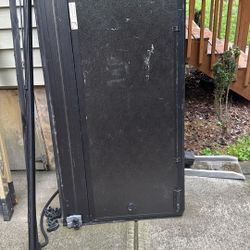Tri Fold Tonneau Cover