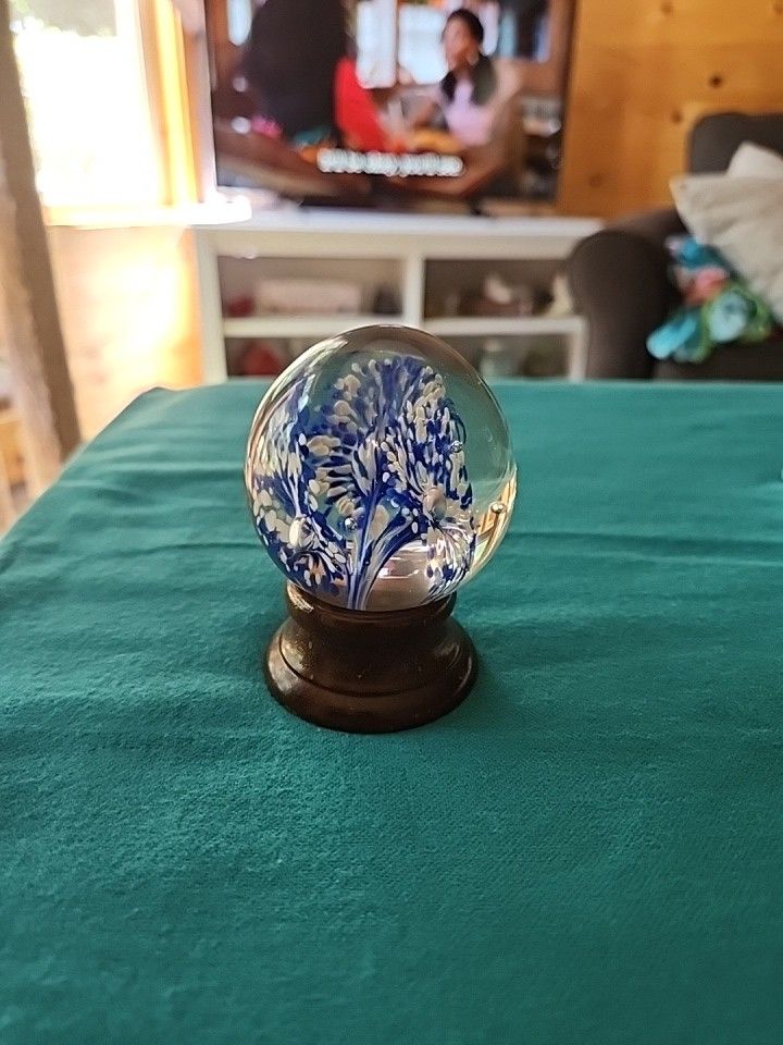 Blue & White Trumpt Flower Paperweight