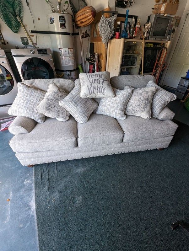 Almost New Barely Sat On Sofa And Loveseat 