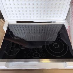 LG ELECTRIC COOKTOP 220 V LG STUDIO 30” 