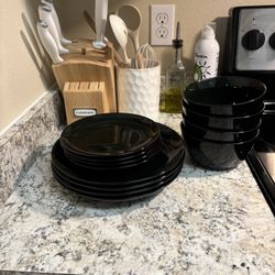 12 Piece Dinnerware Set
