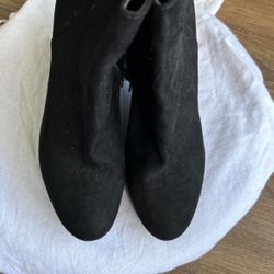 Black Booties Sz 6