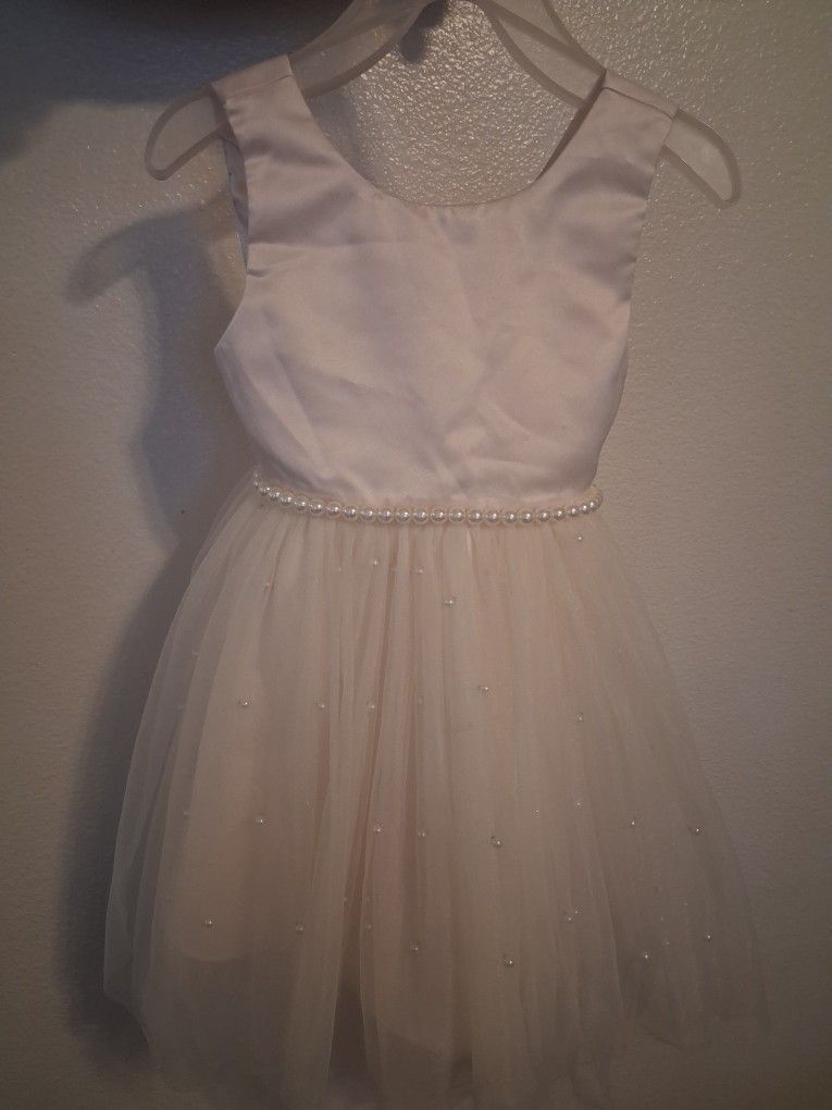 $12.! Light Pink Dress W/pearls, Size 4T.