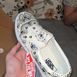 Boo Basket - Vans Halloween Slip On Shoes Gift