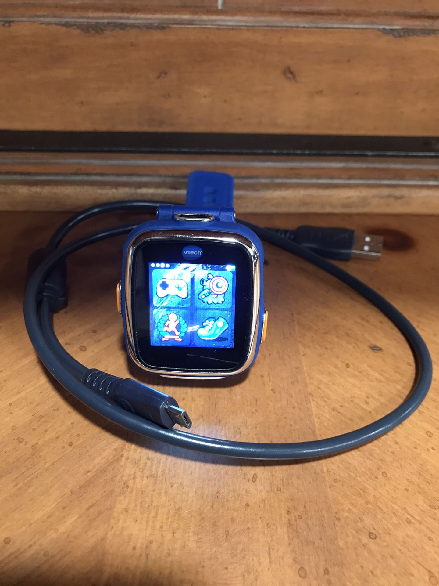 Vtech Kidizoom DX Smart Camera Kids Smart Blue Watch 2447. With charger