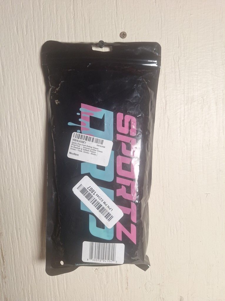 BATTING GLOVES, Baseball & Softball Players