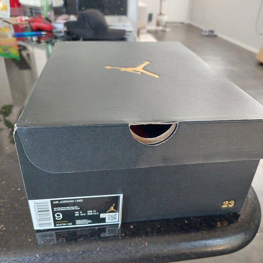 Air Jordan 1 Mid