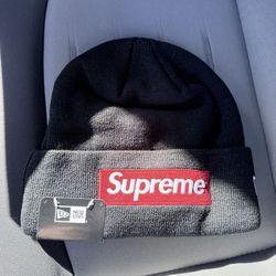Supreme black and red beanie