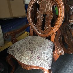 Beautiful solid wood Dining Chairs (6)