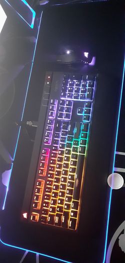 Corsair keyboard and mouse plus (rgb soft mousepad)
