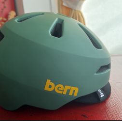 Bern Brentwood Helmet Small — Matt Green, Like New