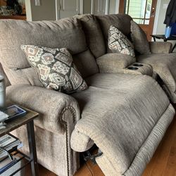 Power Recliner Love Seat