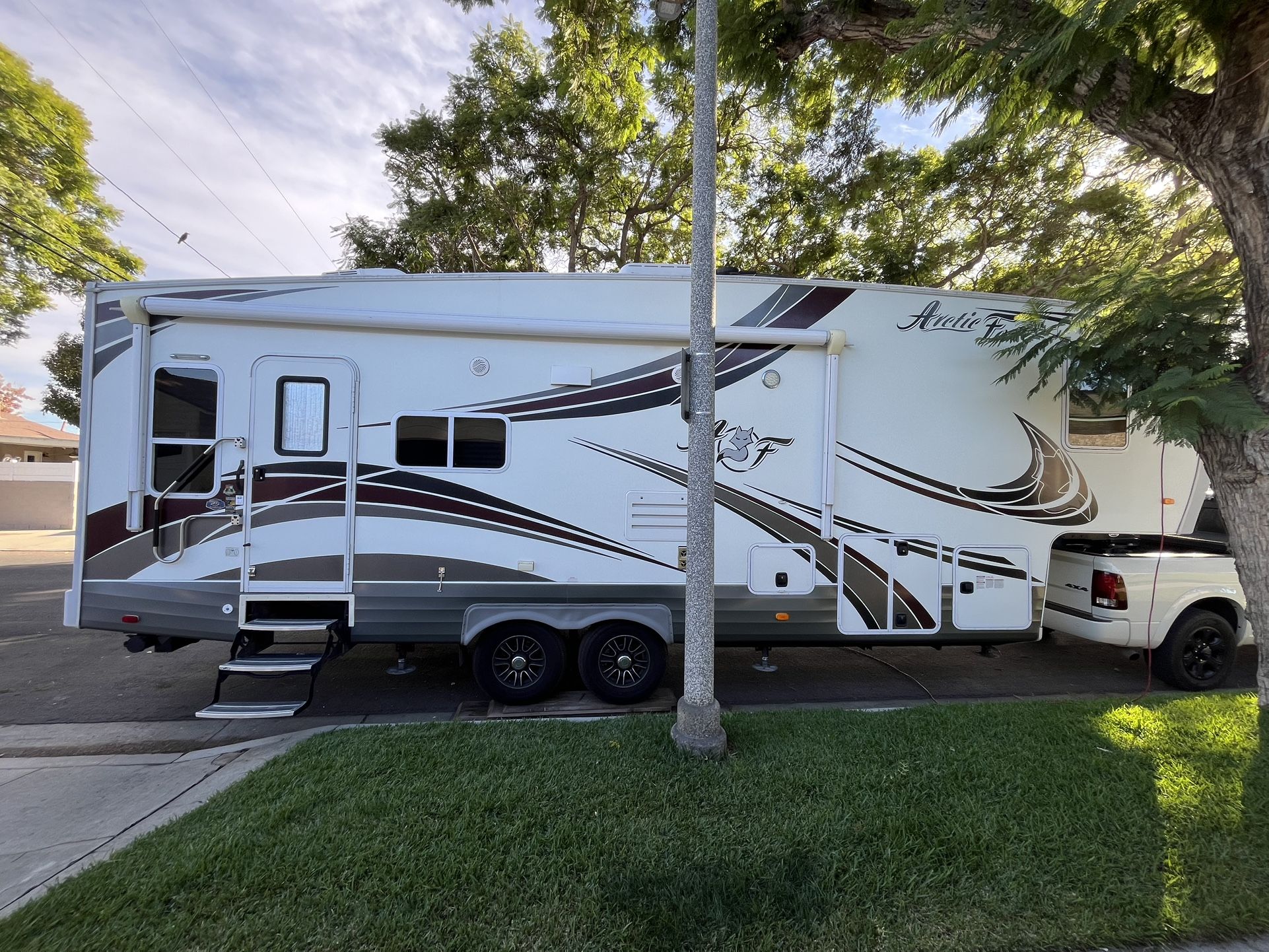 2018 Arctic Fox 29 5T 5th Wheel Trailer