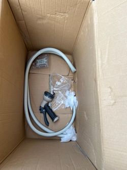 Garden retractable hose reel