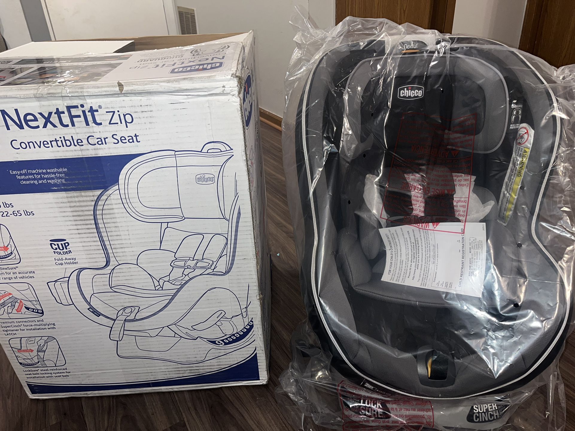 NEW Chicco NextFit Zip Convertible Car Seat