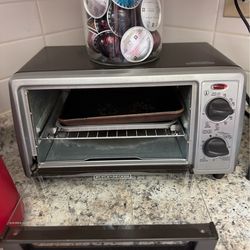 Toaster oven with trays