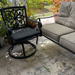 $160 Aluminium Sifa And 2 Chairs 